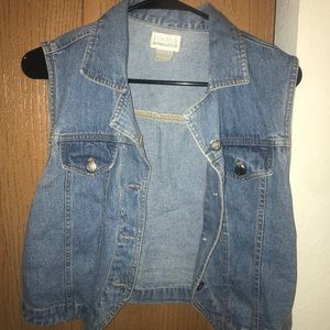 Cutoff jean jacket